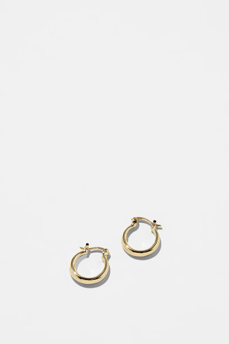 روبي Small Hoop Earring